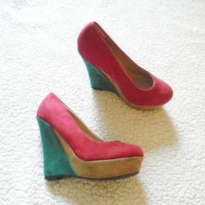 Tricolor suede wedges